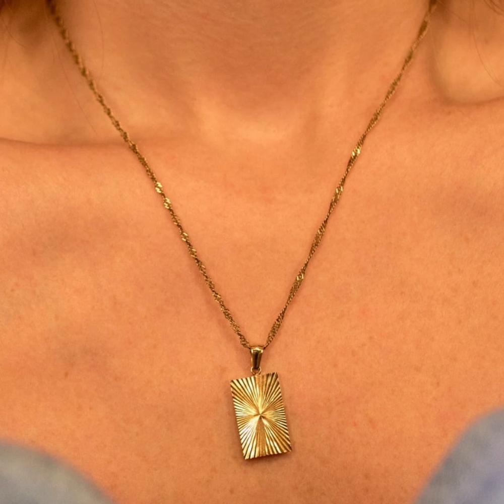 NWT Alco 30a Gold Pendant Necklace